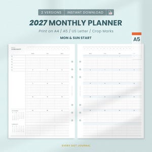 Puede incluir: Un planificador mensual 2027 imprimible con dos páginas que muestran un diseño de cuadrícula, perforaciones y texto que incluye 2027 MONTHLY PLANNER, Print on A4 / A5 / US Letter / Crop Marks, MON & SUN START, JANUARY y EVERY DOT JOURNAL.