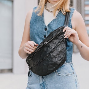 Quilted Shoulder bag Soft Black leather, Big Sling Bag Quilted Design, Designers Bag, Large Hobo Bag, Quilted Banana Bag , Modern Sling Bag