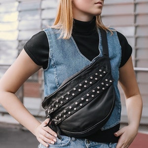 Urban Street-style fashion bag with an edgy twist, Calfskin Modern Edgy Slouchy Hobo Bag, Bold Leather bags, Cutting-edge Leather bags women