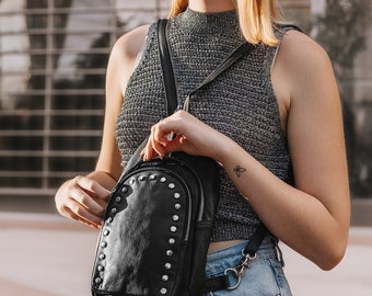 cross studs chain leather backpack 地雷 il_340x270.4835007010_pd78.jpg