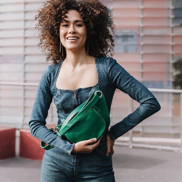 Sac banane vert Forrest, sac de selle en cuir vert forêt, sangle à crochet Flap Bag en cuir vert beige, sac ceinture classique en belle peau verte