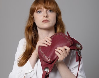 Boho Leder Tasche Burgund, Damen Burgund Hobo Tasche Leder, Umhängetasche aus bordeaux farbenem weichem Leder, Sling Crossover Schultertasche für Frauen