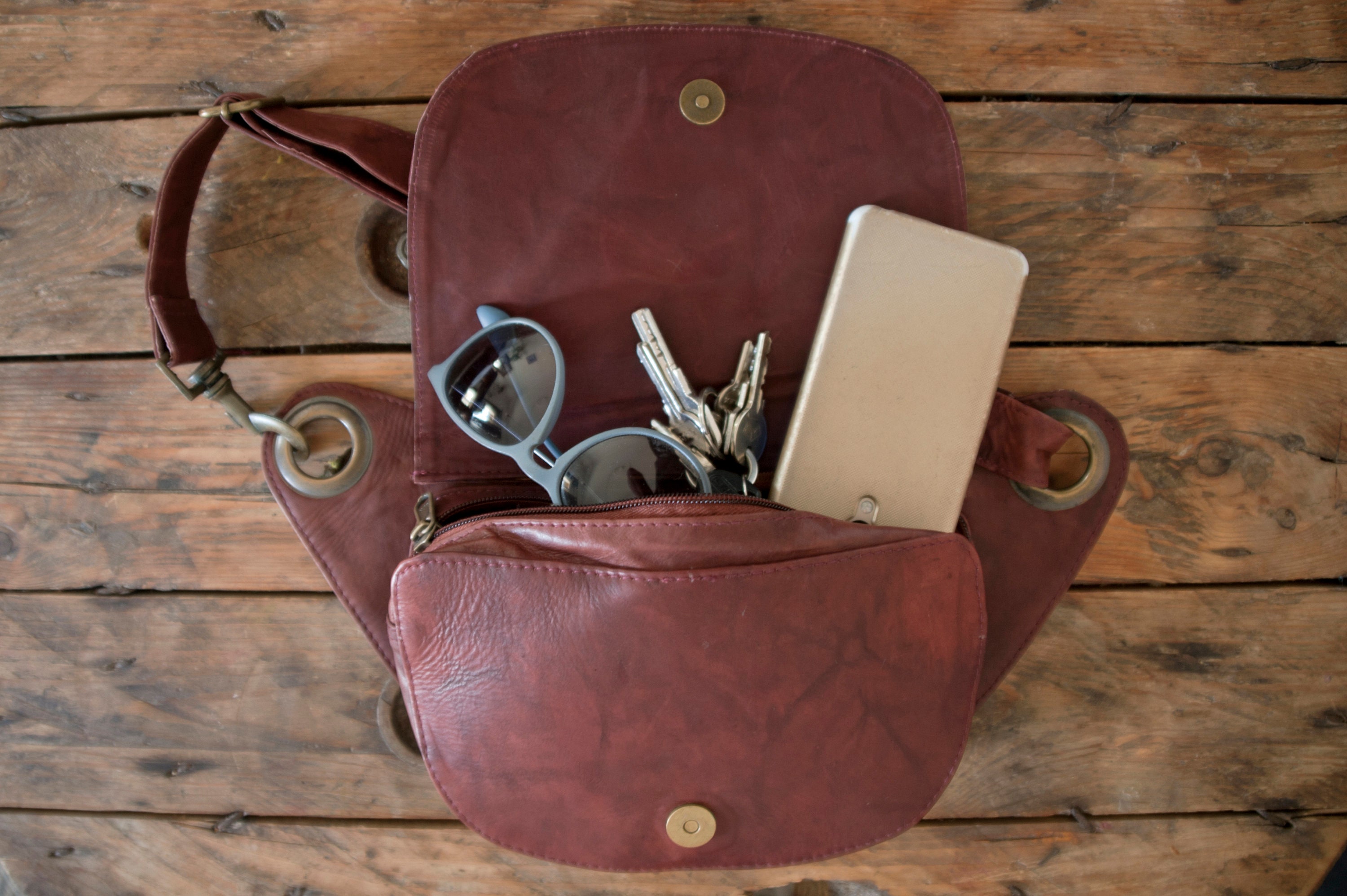 Riñonera cuero Bandolera piel boho - Etsy