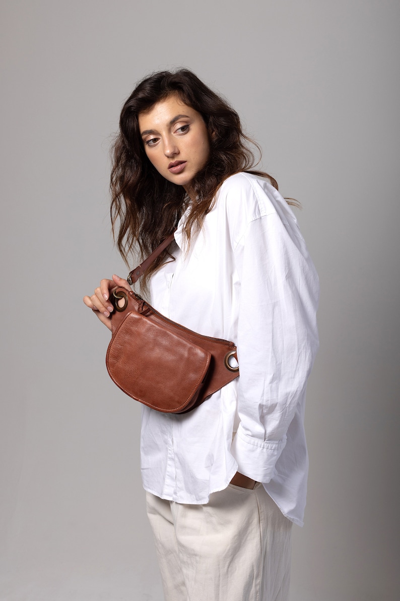 Natural Tan Slouchy cuero italiano crossbody sling cinturón bolso para las mujeres, bolso de viaje Sling coñac cuero marrón, bolso de cinturón de viaje italiano su imagen 2