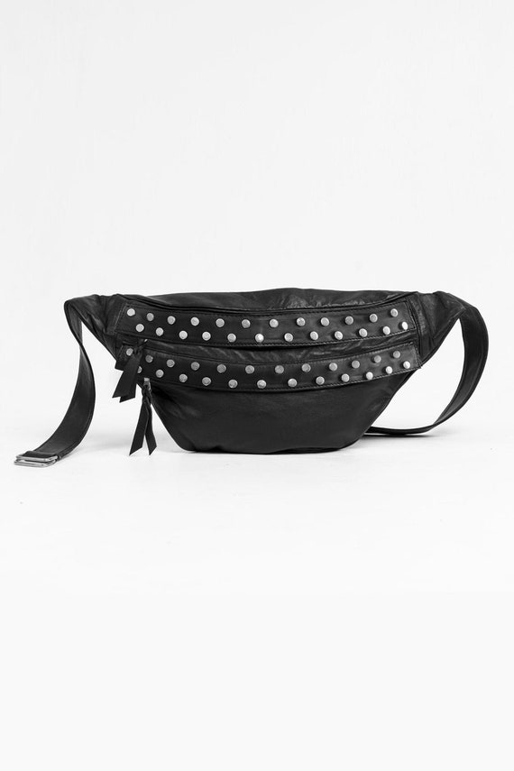 Flat hotsell sling bag