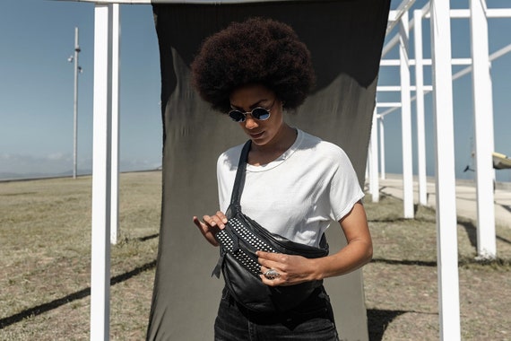 Riñonera de Piel Negra Extra Grande Bandolera de Pie - Etsy España