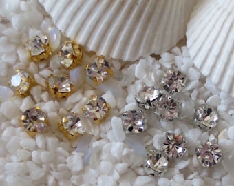 Glass Rhinestone Montees - Brass in Gold or Platinum Plated - 3.8mm (SS#16) - Choice of 100 or 200 pcs