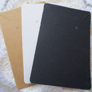 Carte de présentation pour colliers et boucles d'oreilles en carton - Blanc, noir ou couleur naturelle - 9 cm x 6 cm (3,5 x 2,3/8 pouces) - Choix de 10, 20, 30 ou 50 pièces