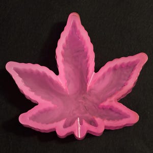 Resin Strawberries and Cream Marijuana Leaf Ashtray: Pink/White