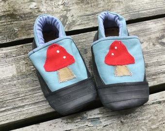 Outdoor Kids Shoes Minimalist Soft Soled Sandals Toddler Slippers Rubber Soles / Spring Mud & Muck Shoes, Toadstool, Waldorf School Shoes