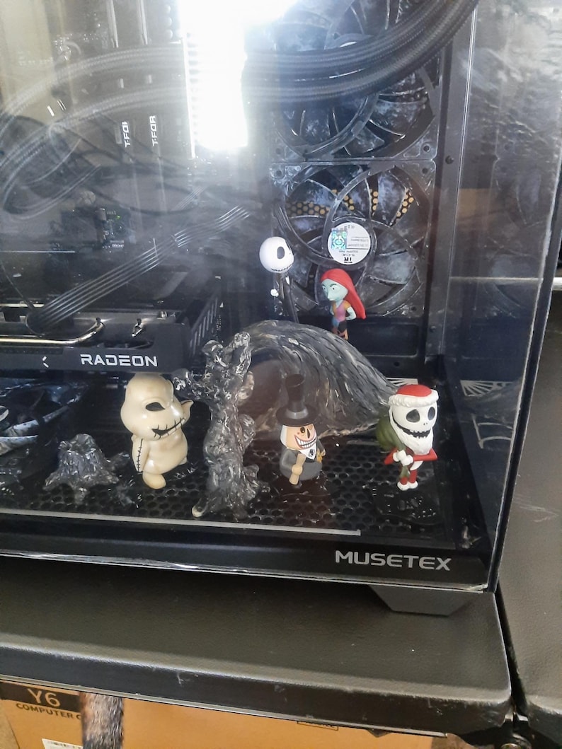 Custom Gaming PC: Nightmare Before Christmas Theme, 32GB RAM Free ...