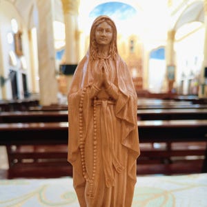 Hand-Carved Virgin Mary Wooden Statue with Rosary: Catholic Religious Art