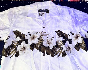 Camisa hawaiana vintage con cuello, talla pequeña. ¡En buen estado!