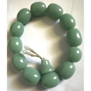 Artisan Green Smooth Bead Stretch Bracelet