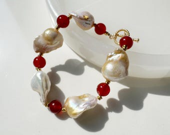 Freshwater Cultured Baroque Pearls Red Agate Bracelet in White, Gold Plated