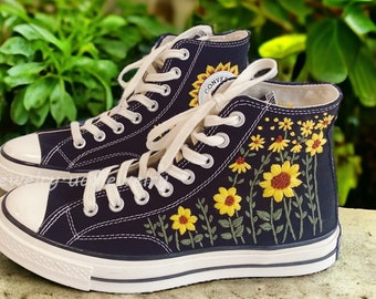 Chaussures Chuck Taylor personnalisées, broderie de fleurs du soleil, chaussures en toile de fleurs, chaussures montantes, baskets brodées à la main personnalisées, cadeau pour elle