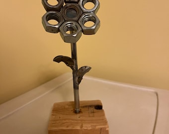 Welded Metal Flower: Plain Rustic Decor