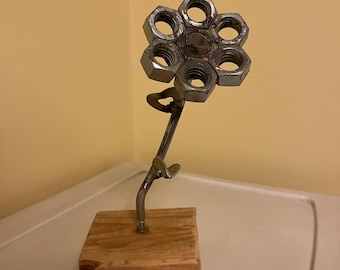 Welded Nut Flower