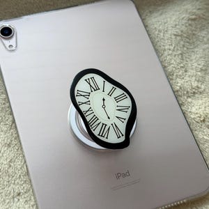 Melting Clock MagSafe Phone Grip:  Vintage Trippy Time Design