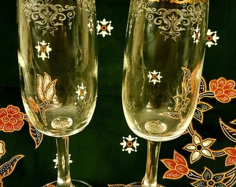 Pair of Vintage Champagne Flutes Gold and White Trellis Wedding Anniversary Toast Cheers