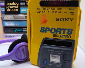 Reproductor de casetes Sony WM-AF58 de 1988 (fabricado en Taiwán), en perfecto estado; completamente restaurado y revisado: incluye casete y auriculares.