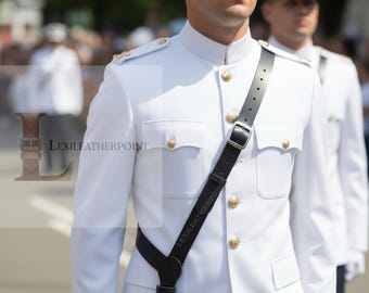Handgefertigter Flaggen-Masten-Gürtel aus Leder – Militär Parade Kreuz Schultergurt
