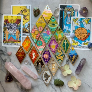 Tessera Oracle: Serie Completa - 25 talismani e amuleti in smalto duro per la divinazione e la predizione del futuro