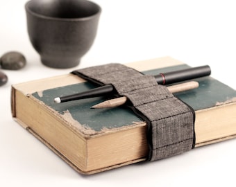 Bandolera para tableta: soporte para bolígrafos y libros (de 14,5 a 17 pulgadas)