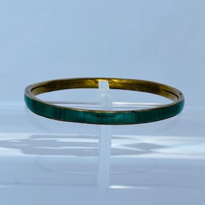 Vintage Malachite & Brass Bangle Bracelet: Slim Inlaid Design, 1970s Retro Style