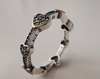 Pandora Alluring Hearts Ring