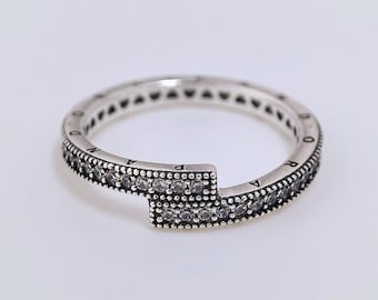 Pandora 925 Silver Sparkling Overlapping Ring