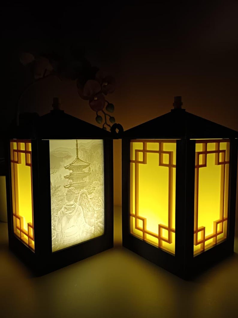 Lampara Japonesa  / Lampara con foto personalizada / Lampara de escritorio / Decoración de hogar/  Impresa en 3D - Recargable por USB.