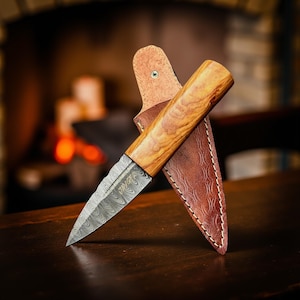 Handmade Scottish Sgian Dubh Knife with Damascus Steel Blade and Oak Wood Handle – File Work Spine, Sharp Edge, Leather Sheath