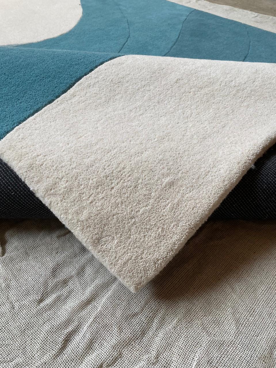 Hand Tufted Modern Coastal Wave Rug, Abstract Ocean Area Rug, Blue Aqua ...