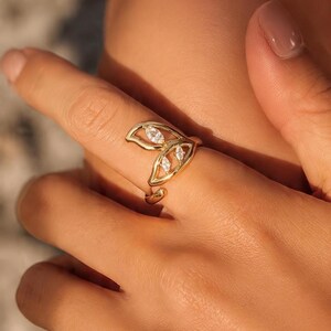 Anello avvolgente in oro 18 carati con foglie, anello botanico minimalista, regalo per lei