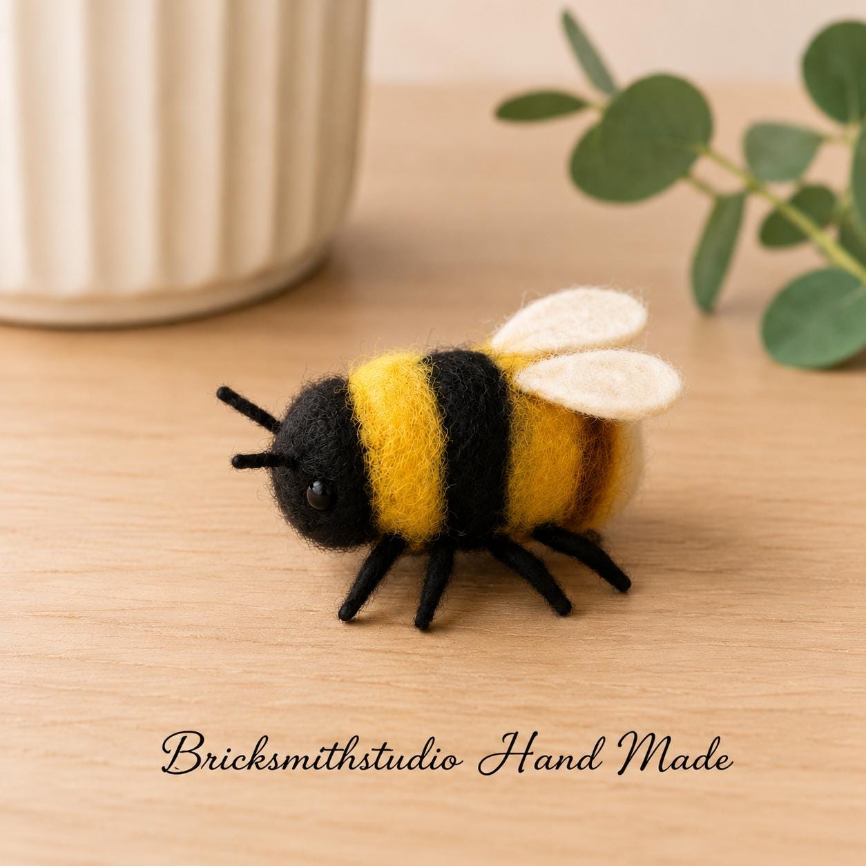 Felted Insect Figurine, Handmade Wool Felt Bumblebee Decoration, Cute Miniature Insect Sculpture Gift for Nature Lovers Garden Home Decor