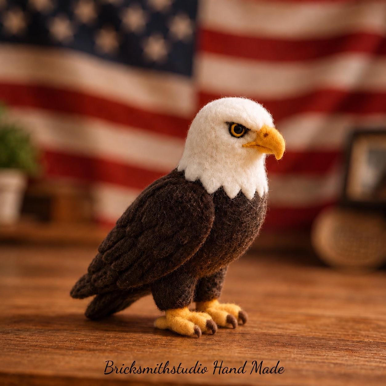 Handmade Felted Bald Eagle Statue, Wool Eagle Bird Figurine Patriotic Decoration, Unique Wildlife Art Gift for Nature Lovers and Collectors