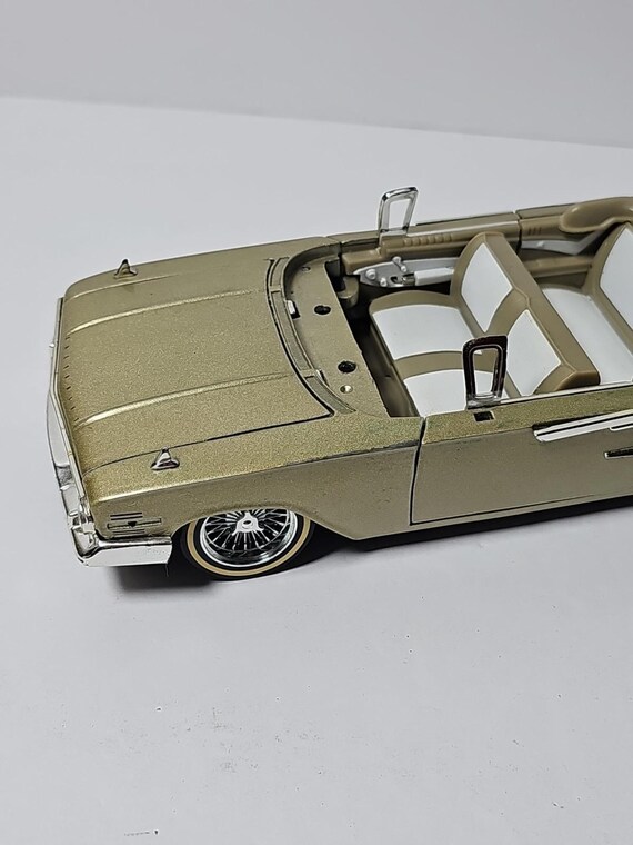VHTF Jada Toys Street Low Lowrider 1960 Chevy Impala Gold 1:24
