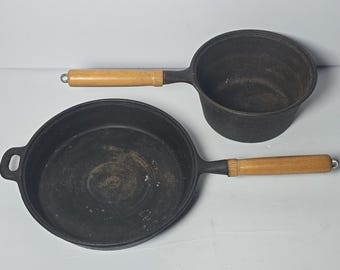 Vintage gietijzeren koekenpan gemaakt in Taiwan set van 2 verwijderbare houten handgrepen