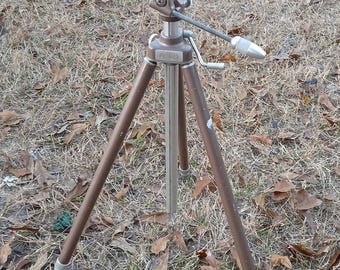 伸縮式脚付きビンテージカメラ三脚、コンパクトで真鍮製の脚、卓上