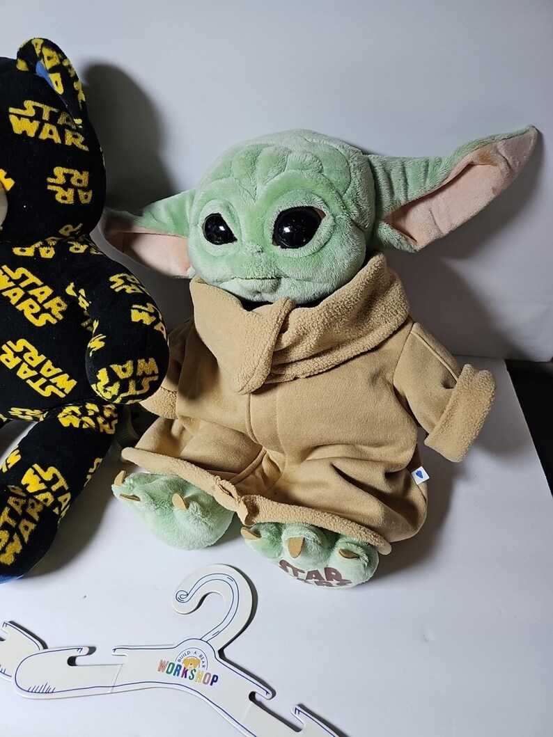 Lote de 2 peluches Build-A-Bear: El Niño, Grogu, Baby Yoda y Oso de Star Wars. imagen 3