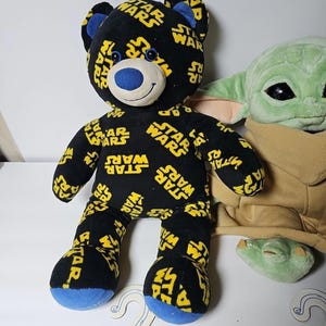Lote de 2 peluches Build-A-Bear: El Niño, Grogu, Baby Yoda y Oso de Star Wars. imagen 2
