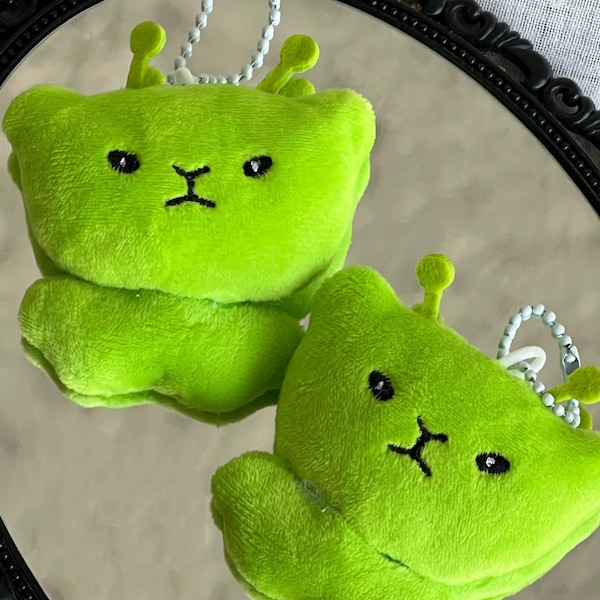 Alien cat plush keychain