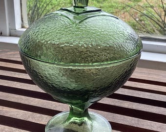 MCM Hazel Atlas Pedestal Candy Dish Aguacate Verde Tapa