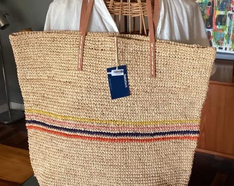 Bolso de mano grande Hat Attack Iris de piel de rafia, nuevo con etiquetas, ideal para la playa.