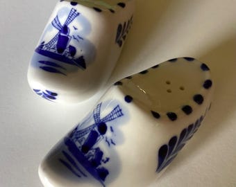 Salero y pimentero vintage de Delft azul pintados a mano, Holanda