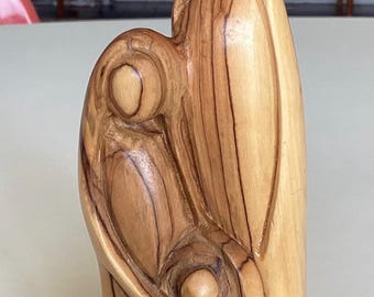 Escultura de la Sagrada Familia de madera de olivo tallada a mano de Belén