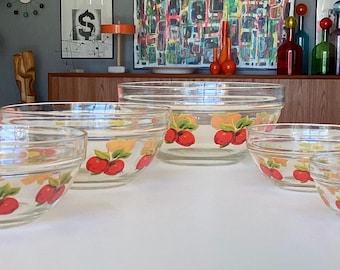 Cuencos apilables vintage MCM con diseño de manzanas retro