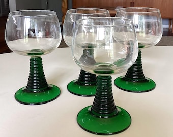 Juego de 4 copas de vino Luminarc Romer vintage, fabricadas en Francia con tallo verde.