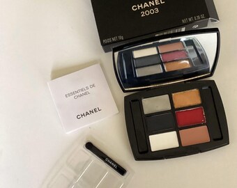Paleta de maquillaje multiusos Essentiels de Chanel, auténtica y vintage, de 2003, sin usar.